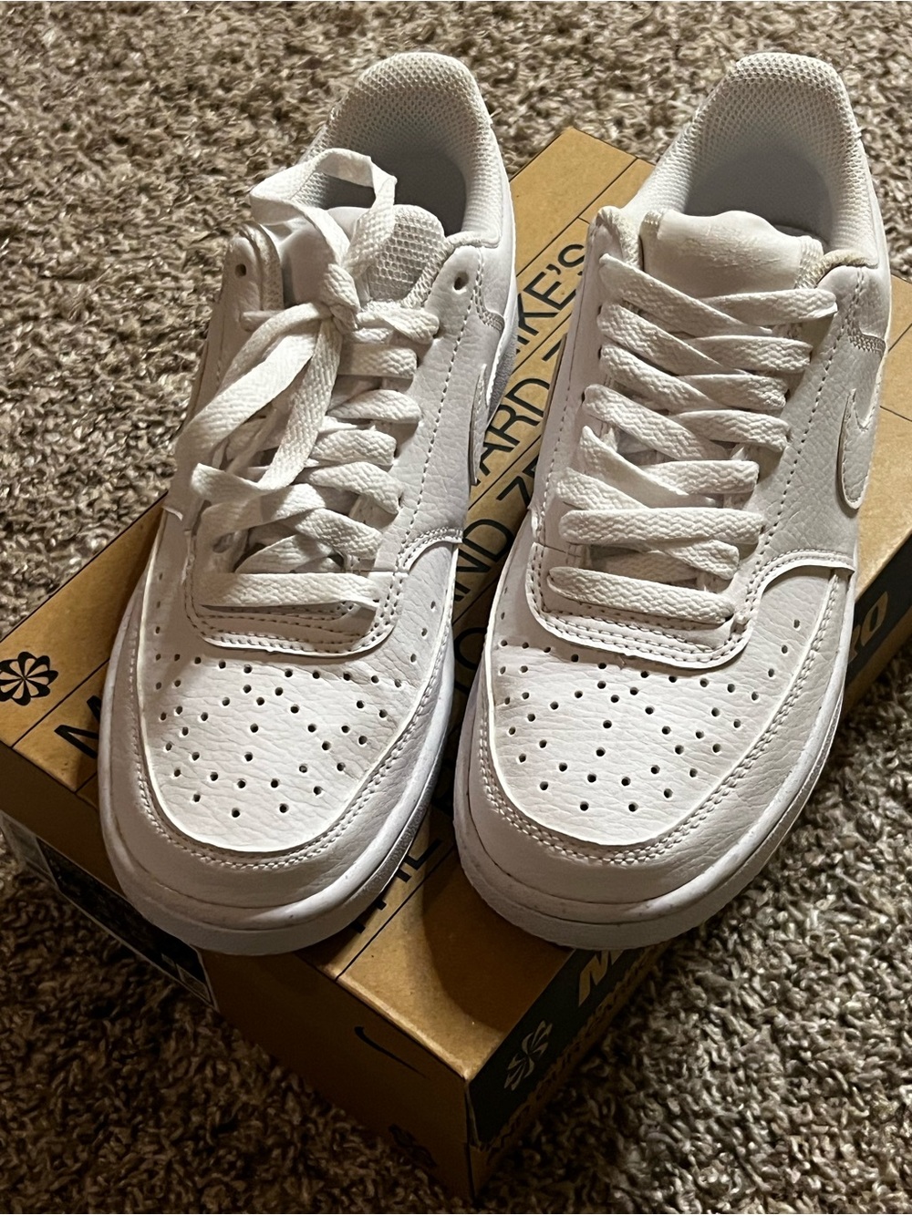 Nike classic All-White Leather Sneakers 6